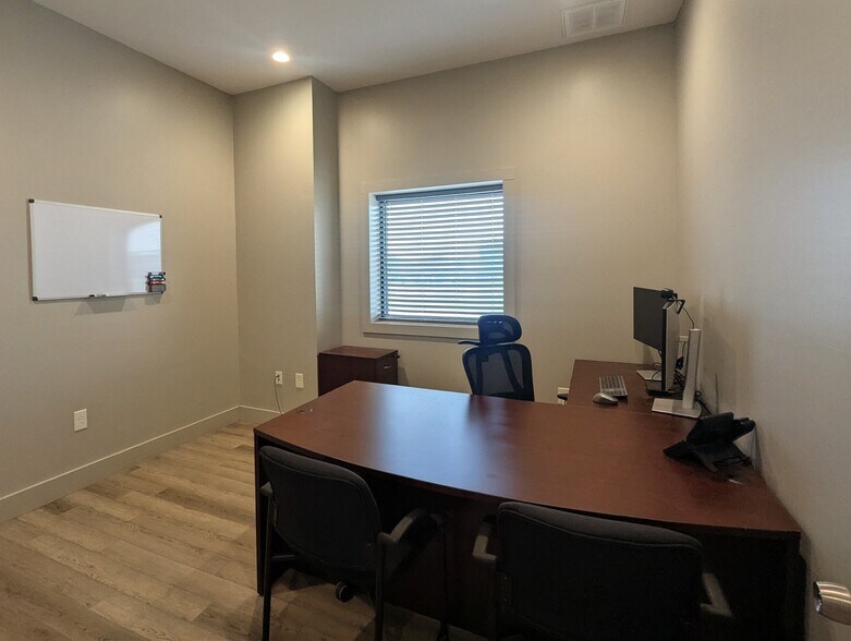 More Photos Of 1765 W Commerce Pky, Beaumont Industrial For Lease
