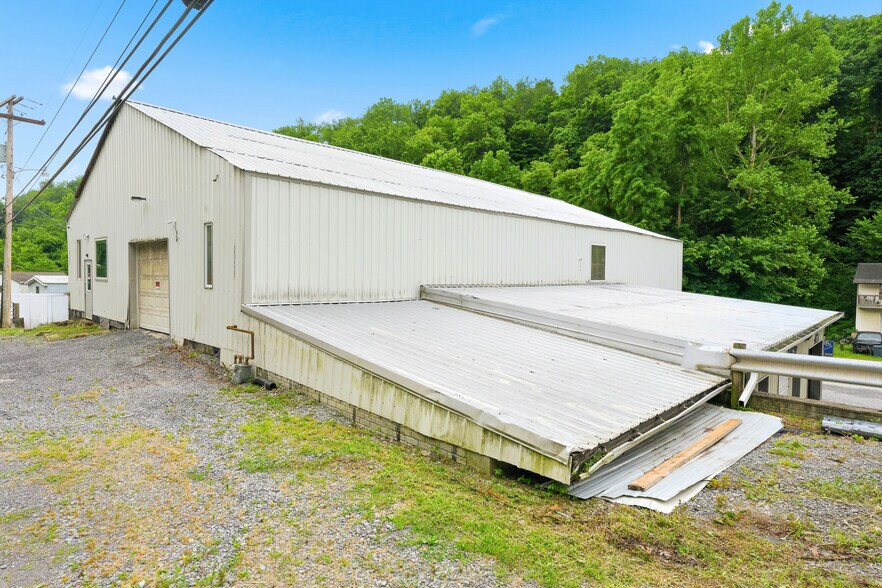 More Photos Of 622 Blue Horizon Dr, Morgantown Auto Repair For Sale