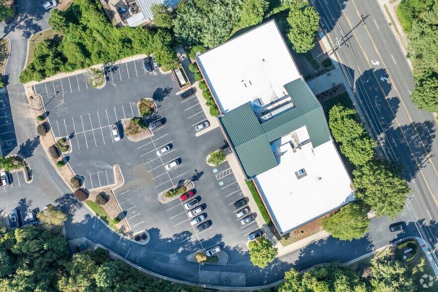 More Photos Of 1520 E Franklin St, Chapel Hill Unknown For Lease