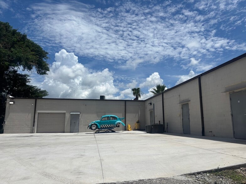 More Photos Of 2461 N Volusia Ave, Orange City General Retail For Sale