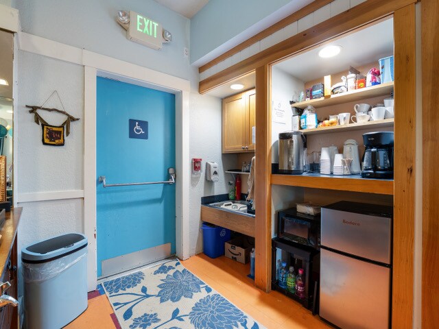 More Photos Of 9822 SW Gorsuch Rd, Vashon Flex For Sale