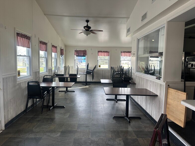 More Photos Of 811 W Findlay St, Carey Restaurant For Sale
