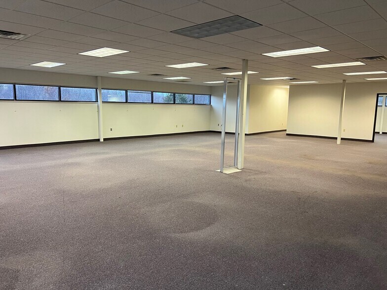 More Photos Of 101 N Ogden Rd, Peshtigo Office For Sale