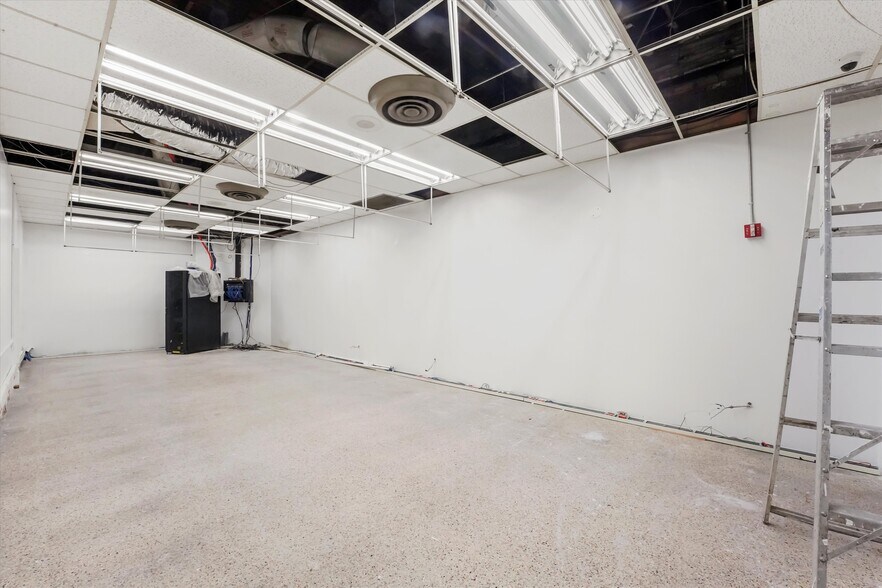 More Photos Of 5352 W Chicago Ave, Chicago Storefront Retail Office For Sale