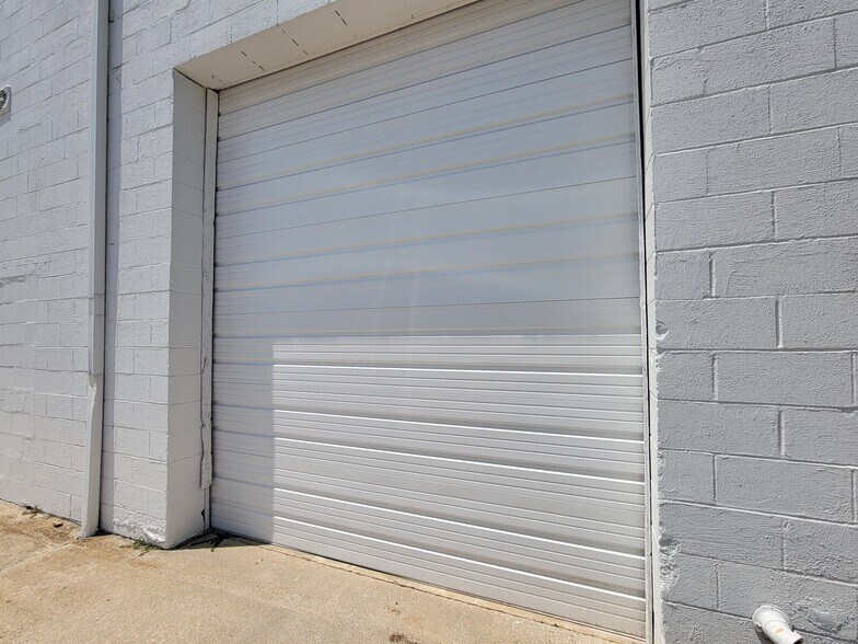 More Photos Of 635 Industrial Blvd, Gainesville Warehouse For Lease