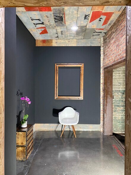 More Photos Of 1727 W 21st St, Chicago Office For Lease