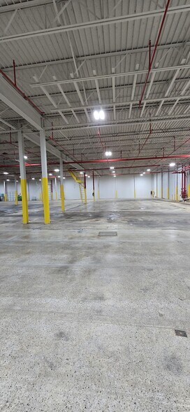 More Photos Of 660 Bessemer Super Hwy, Birmingham Warehouse For Lease