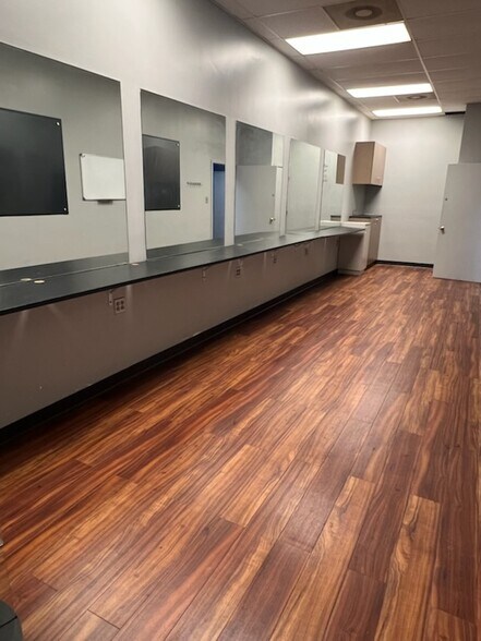 More Photos Of 6361-6367 Glenway Ave, Cincinnati Storefront Retail Office For Lease