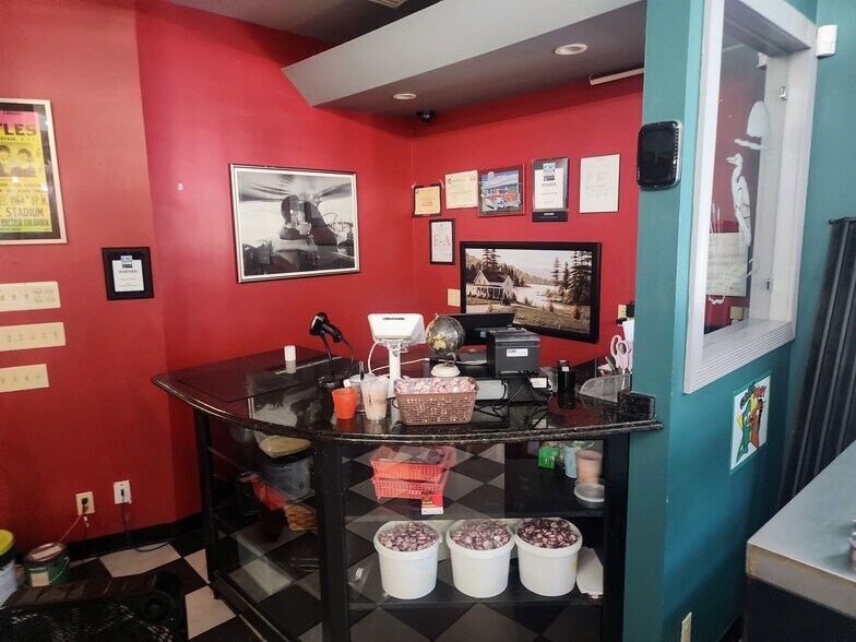More Photos Of 8451 Ocean Gtwy, Easton Restaurant For Sale