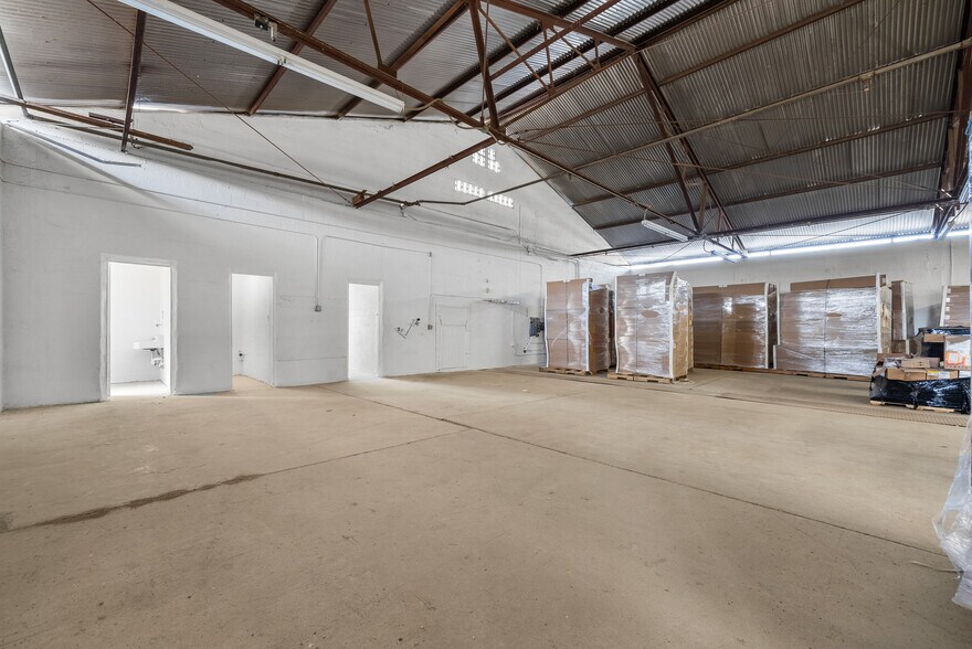 More Photos Of 550 Highway 46, Wasco Warehouse For Sale