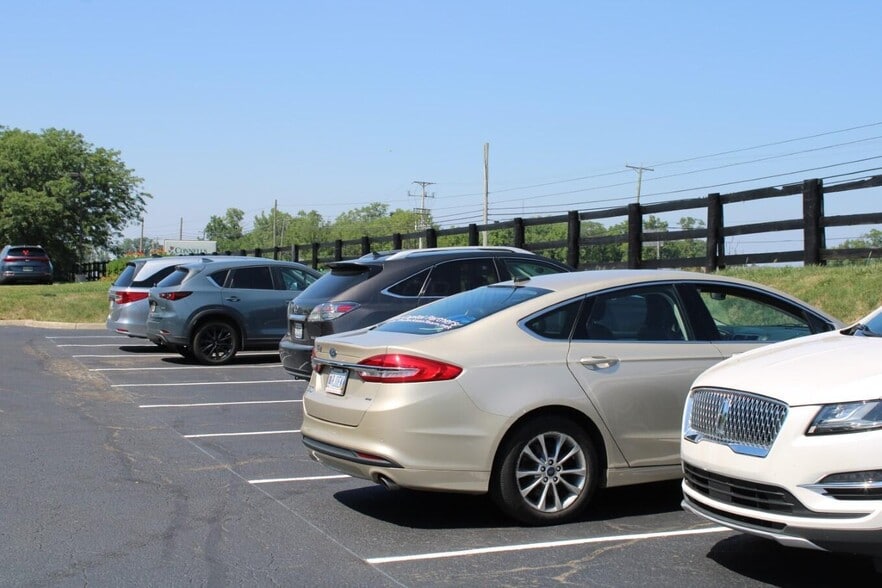 More Photos Of 8591-8595 Owenfield Rd, Powell Freestanding For Lease