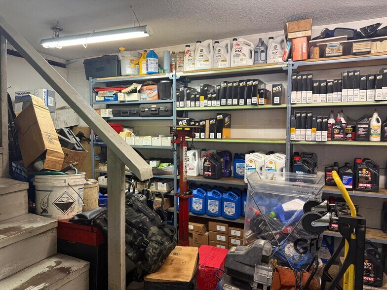 More Photos Of 22339 48 Av, Langley Auto Repair For Sale
