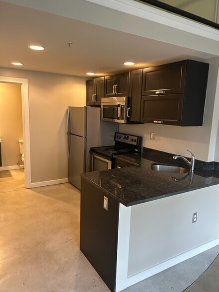 More Photos Of 260 S 4th St, Columbus Apartments For Sale
