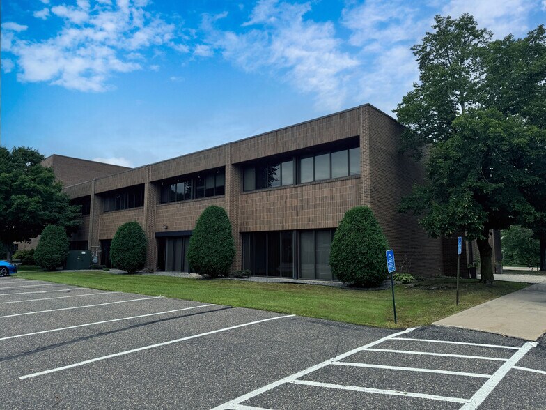 More Photos Of 750 S Plaza Dr, Saint Paul Office For Sale