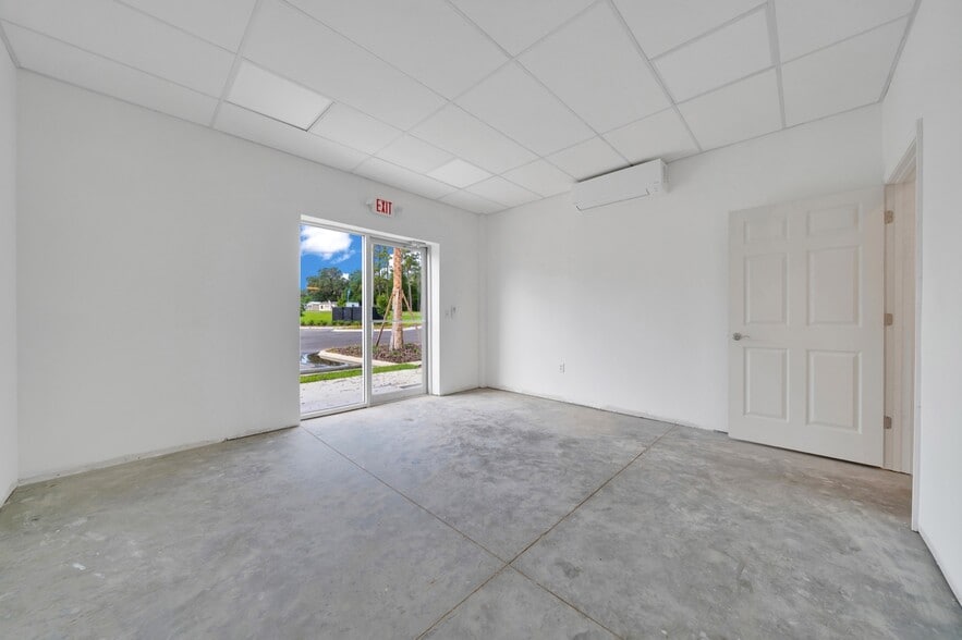 More Photos Of 5741 S Pine Ave, Ocala Service For Lease