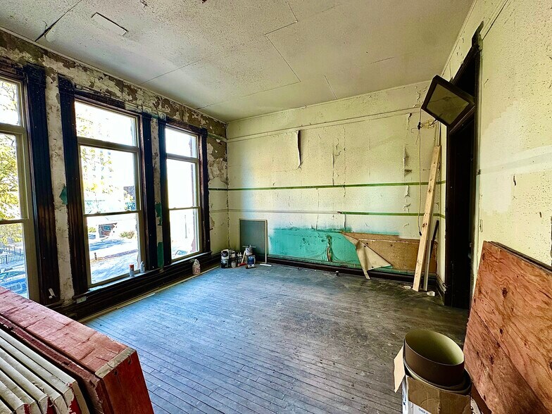 More Photos Of 124 N Main St, Lima Specialty For Sale