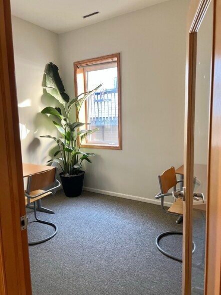 More Photos Of 1407 W Chicago Ave, Chicago Office For Lease