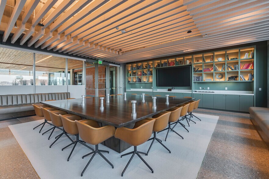 More Photos Of 155 Riveredge Dr, Dallas Office For Lease