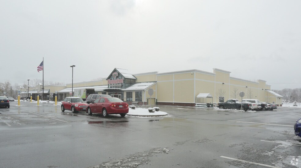 More Photos Of 43 Round Lake Rd, Ballston Lake Freestanding For Lease