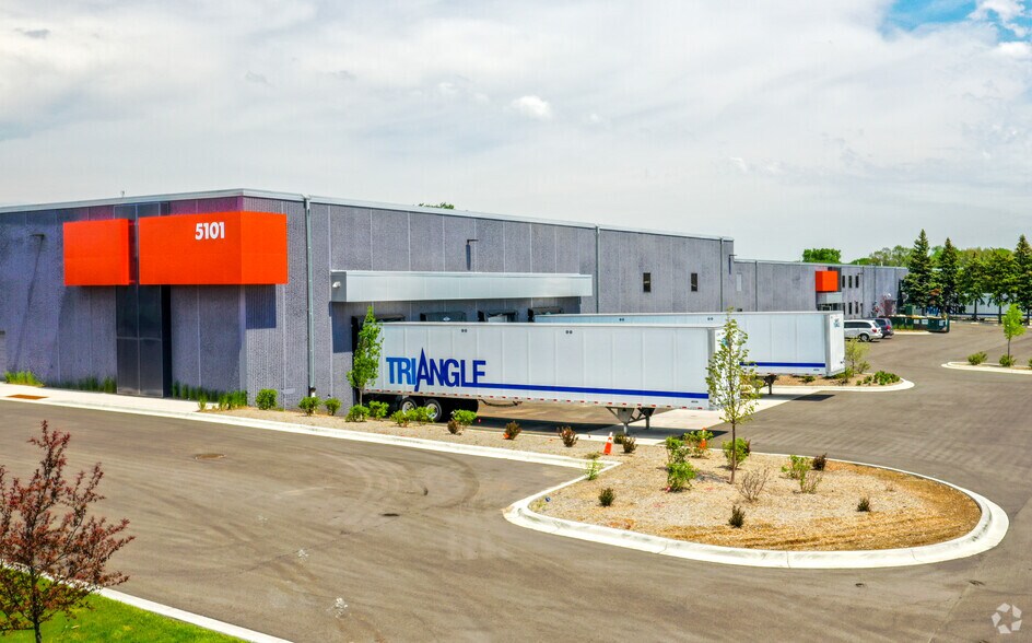 Primary Photo Of 5101 Industrial Blvd, Fridley Distribution For Lease