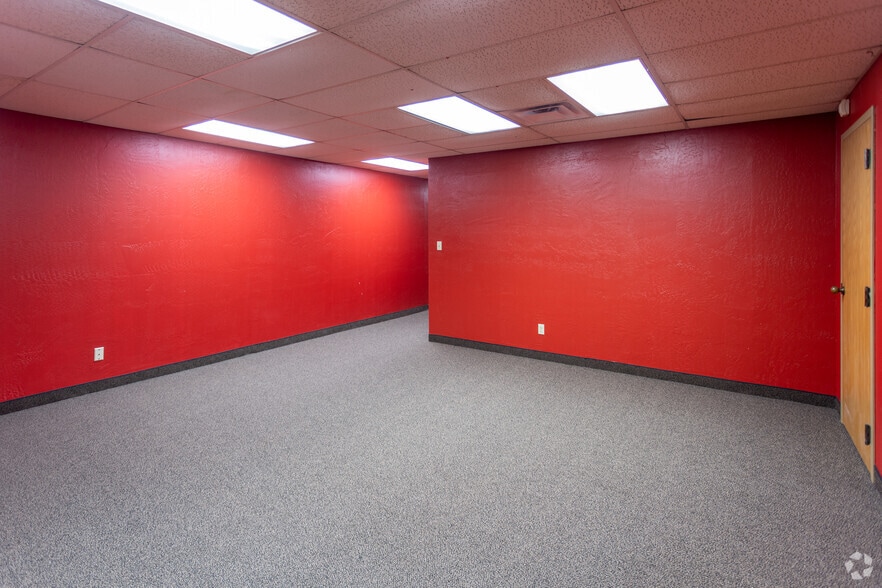 More Photos Of 4100 Perimeter Center Dr, Oklahoma City Unknown For Lease