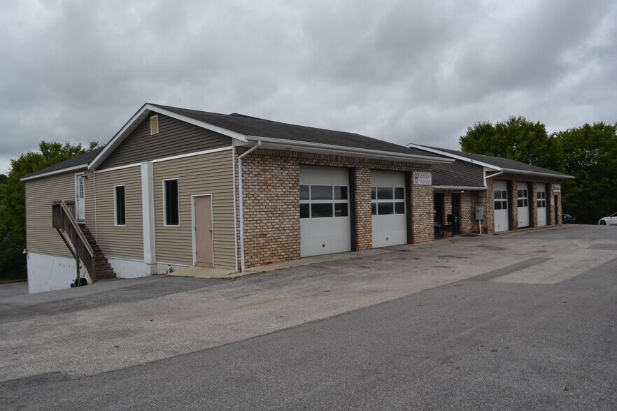 More Photos Of 4028 Hanover Pike, Manchester Auto Repair For Sale