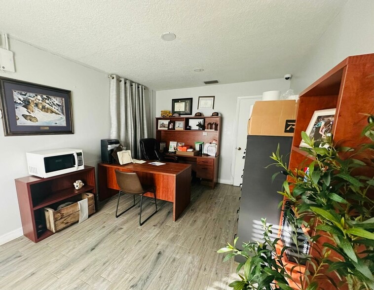 More Photos Of 2510 US 27, Avon Park Auto Repair For Sale