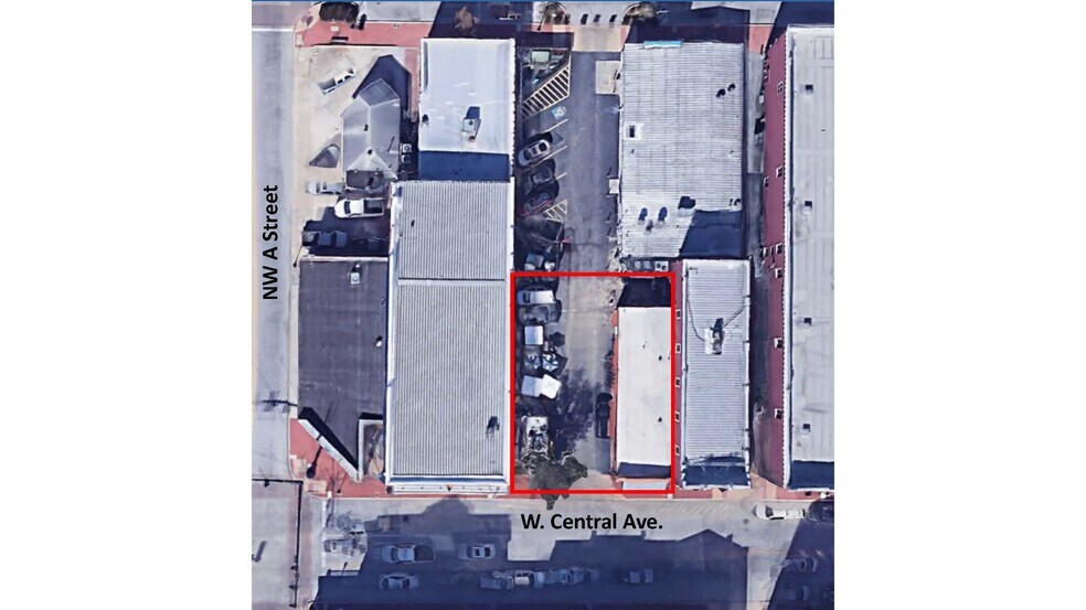 More Photos Of 118 W Central Ave, Bentonville Storefront For Sale