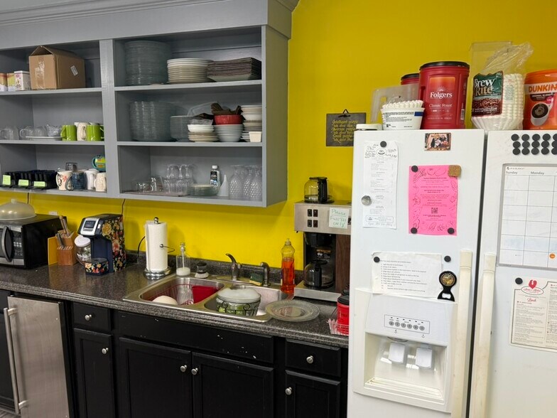 More Photos Of 2513 Dauphin St, Mobile Healthcare For Sale