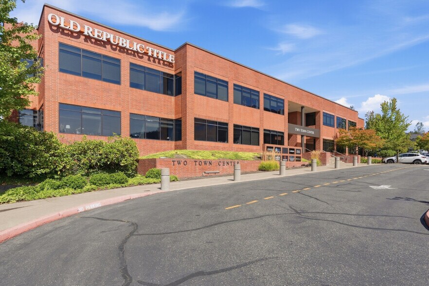 More Photos Of 10135 SE Sunnyside Rd, Clackamas Office For Lease