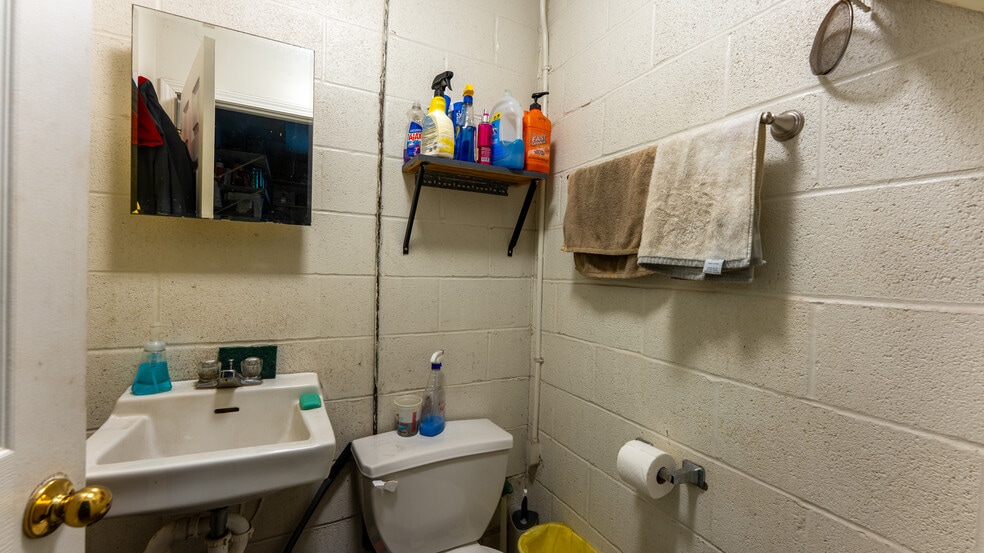 More Photos Of 949 Highway 42, Osage Beach Carwash For Sale