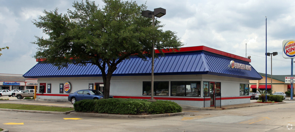 Primary Photo Of 7004 Siegen Ln, Baton Rouge General Retail For Lease