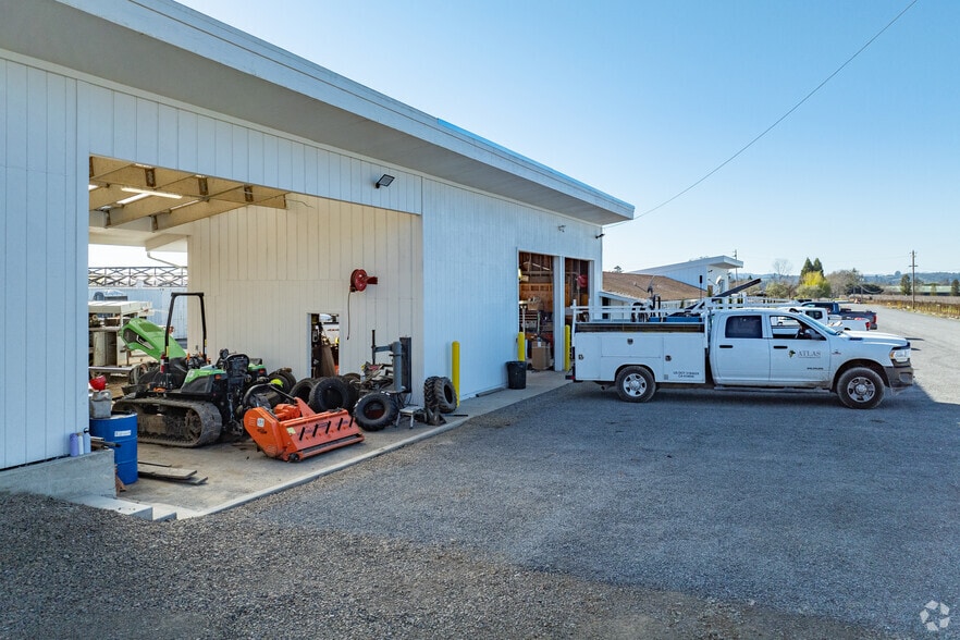 More Photos Of 2208 Olivet Rd, Santa Rosa Industrial For Sale