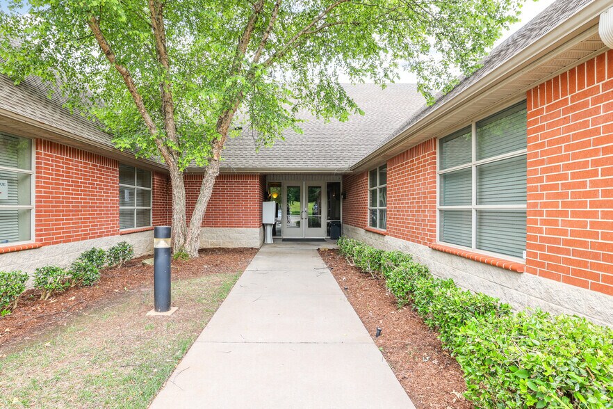 More Photos Of 3000 S Berry Rd, Norman Medical For Sale