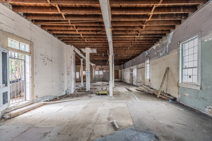 More Photos Of 1405 S Flores St, San Antonio Hospitality For Lease