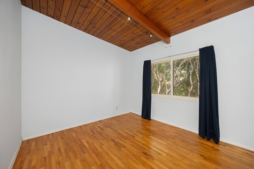 More Photos Of 2922 2nd St, Santa Monica Apartments For Sale