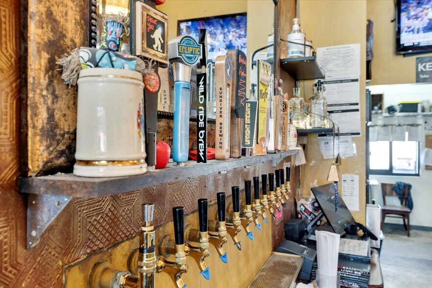 More Photos Of 701 E 2nd St, The Dalles Specialty For Sale