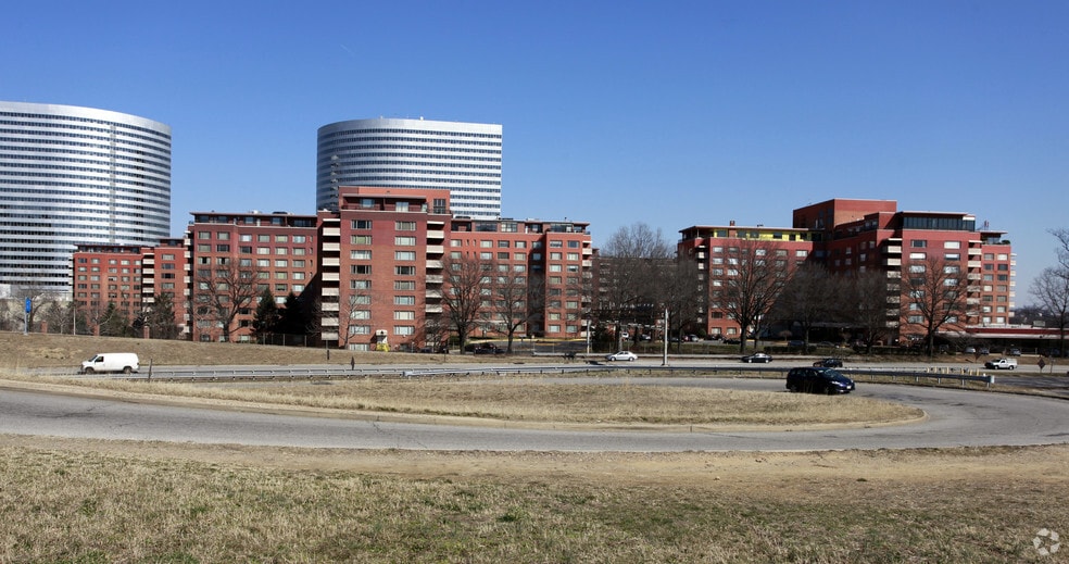 More Photos Of 1011-1121 Arlington Blvd, Arlington Apartments For Lease