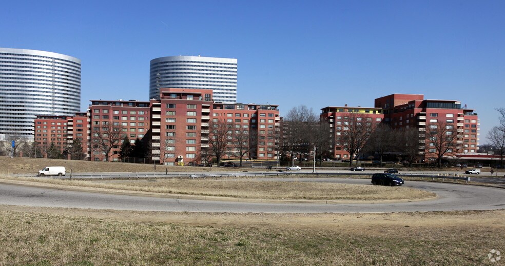 More Photos Of 1011-1121 Arlington Blvd, Arlington Apartments For Lease