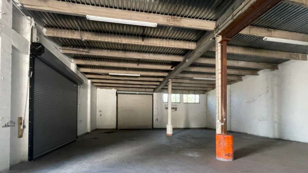 More Photos Of 1610-1614 S Dixie Hwy, Pompano Beach Warehouse For Lease
