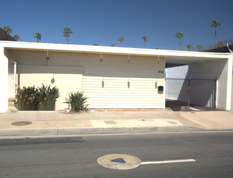 Primary Photo Of 2014 S Main St, Santa Ana Freestanding For Sale