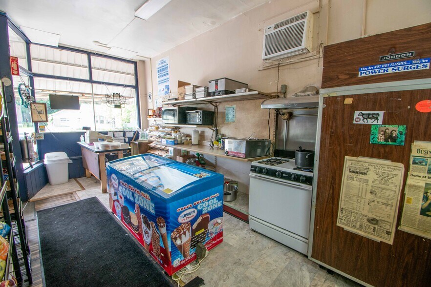 More Photos Of 301 E North St, Geneva Apartments For Sale