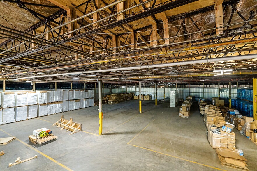 More Photos Of 204 Red Rd, McMinnville Warehouse For Sale