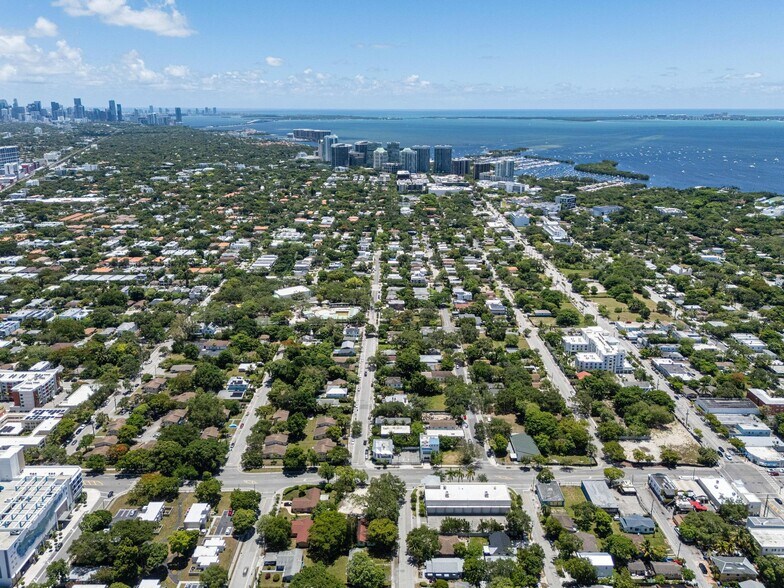 More Photos Of 3305 SW 37th Ave, Miami Office For Sale