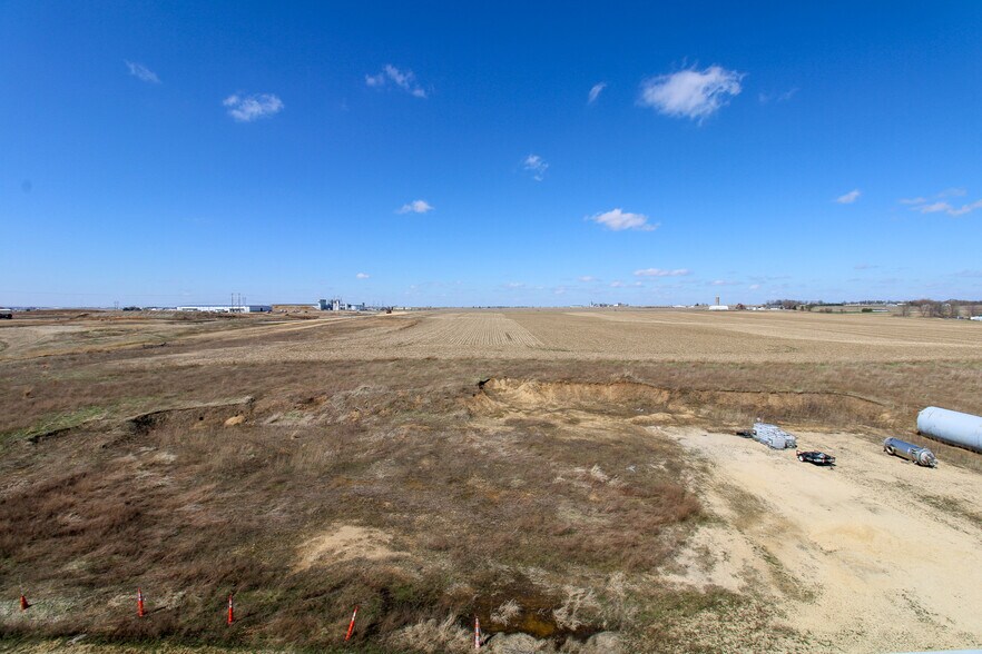 More Photos Of 5640 44th Ave S, Clinton Industrial For Sale