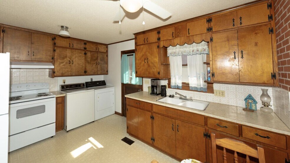 More Photos Of 103 Martin St, Greenfield Apartments For Sale