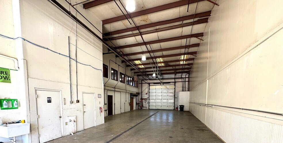 More Photos Of 10109 Giles Run Rd, Lorton Distribution For Lease