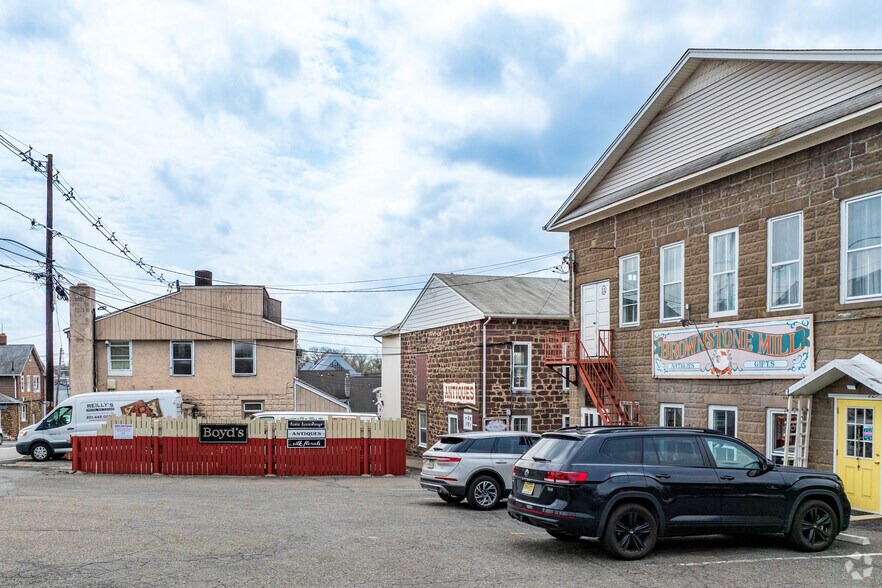 More Photos Of 21 Paterson, Midland Park General Retail For Sale