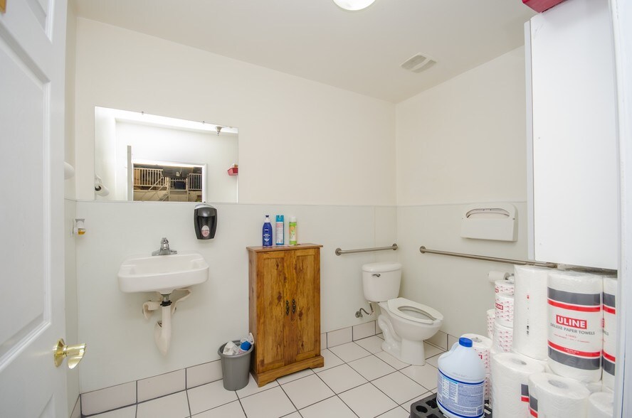 More Photos Of 121 N Dillon Ave, San Jacinto Warehouse For Sale