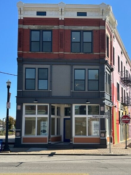 Primary Photo Of 4024 Hamilton Ave, Cincinnati Freestanding For Lease